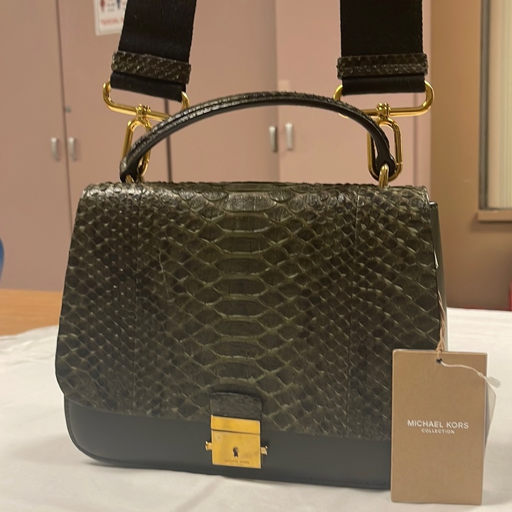 NWT! Michael kors satchel!